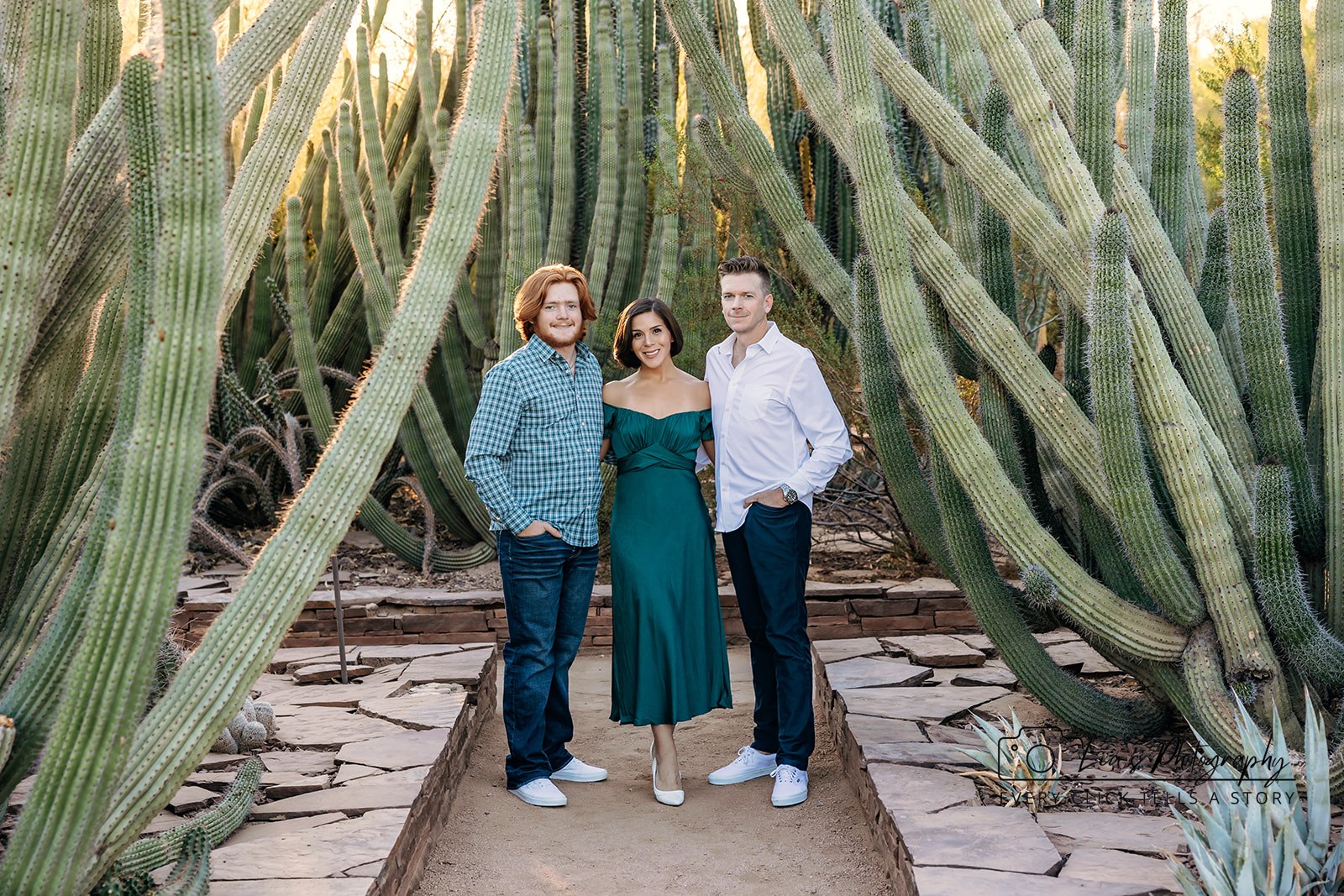 Phoenix Desert Botanical Garden Family Session - Lia's Photography